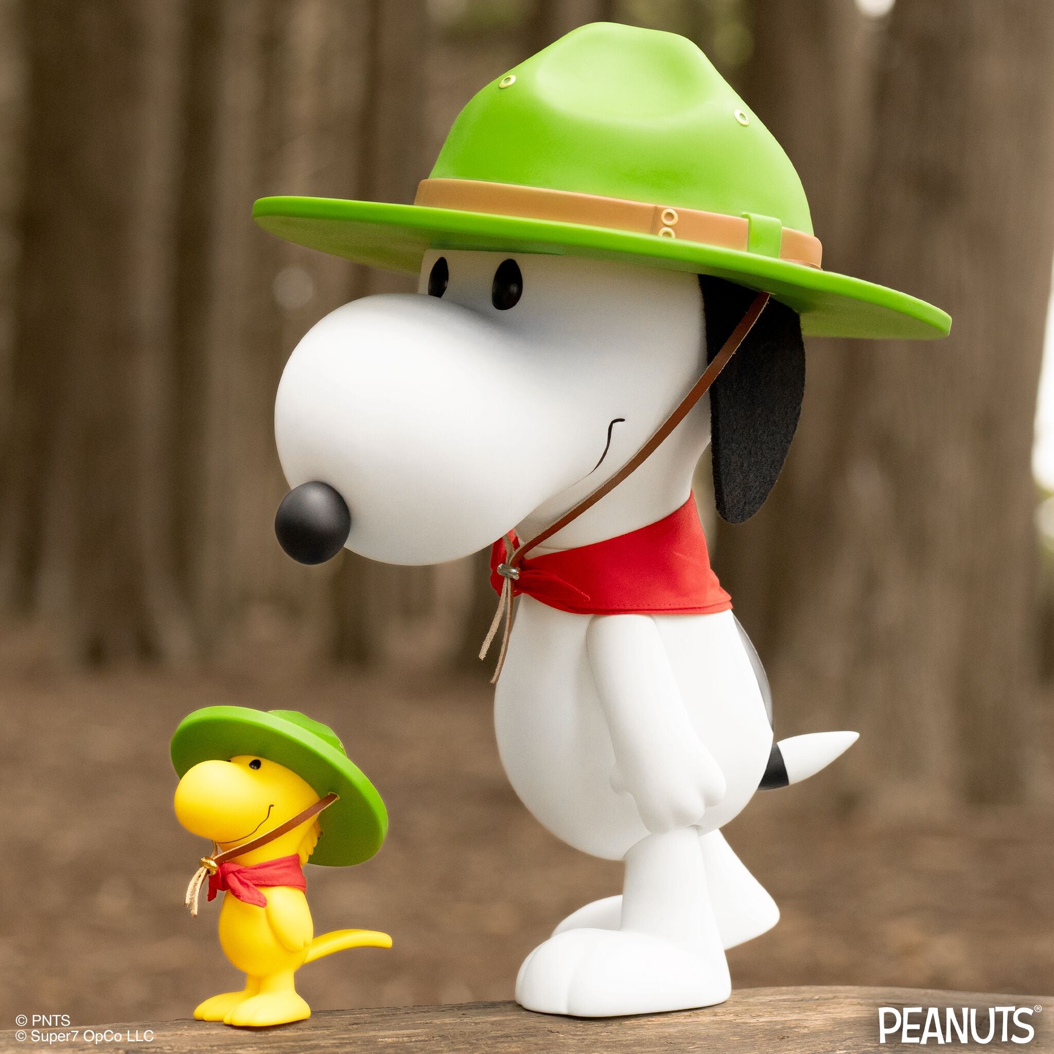 Peanuts SuperSize Vinyl - Beagle Scout Snoopy