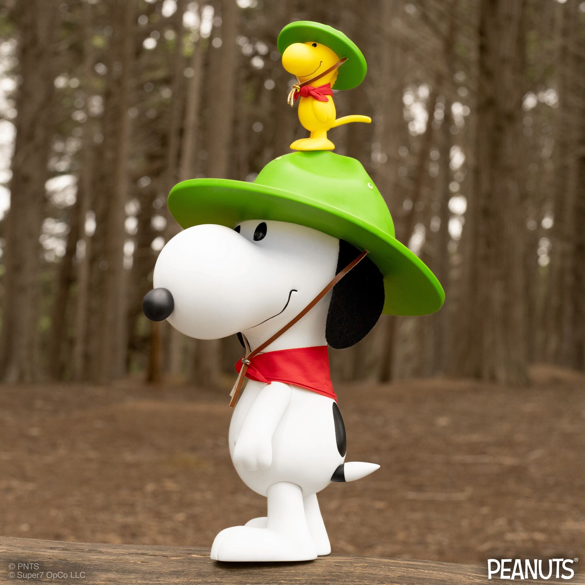 Peanuts SuperSize Vinyl - Beagle Scout Snoopy