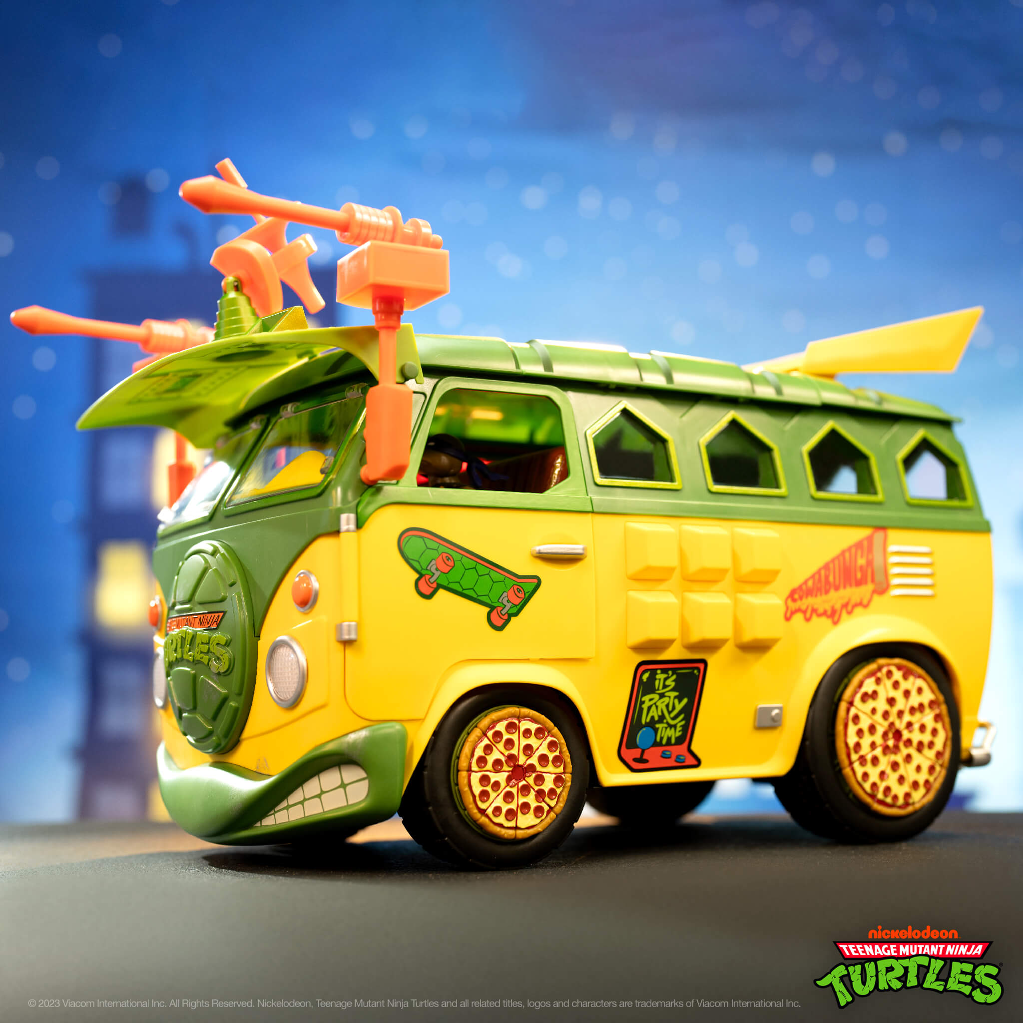 Teenage Mutant Ninja Turtles ULTIMATES! Vehicle - Party Wagon