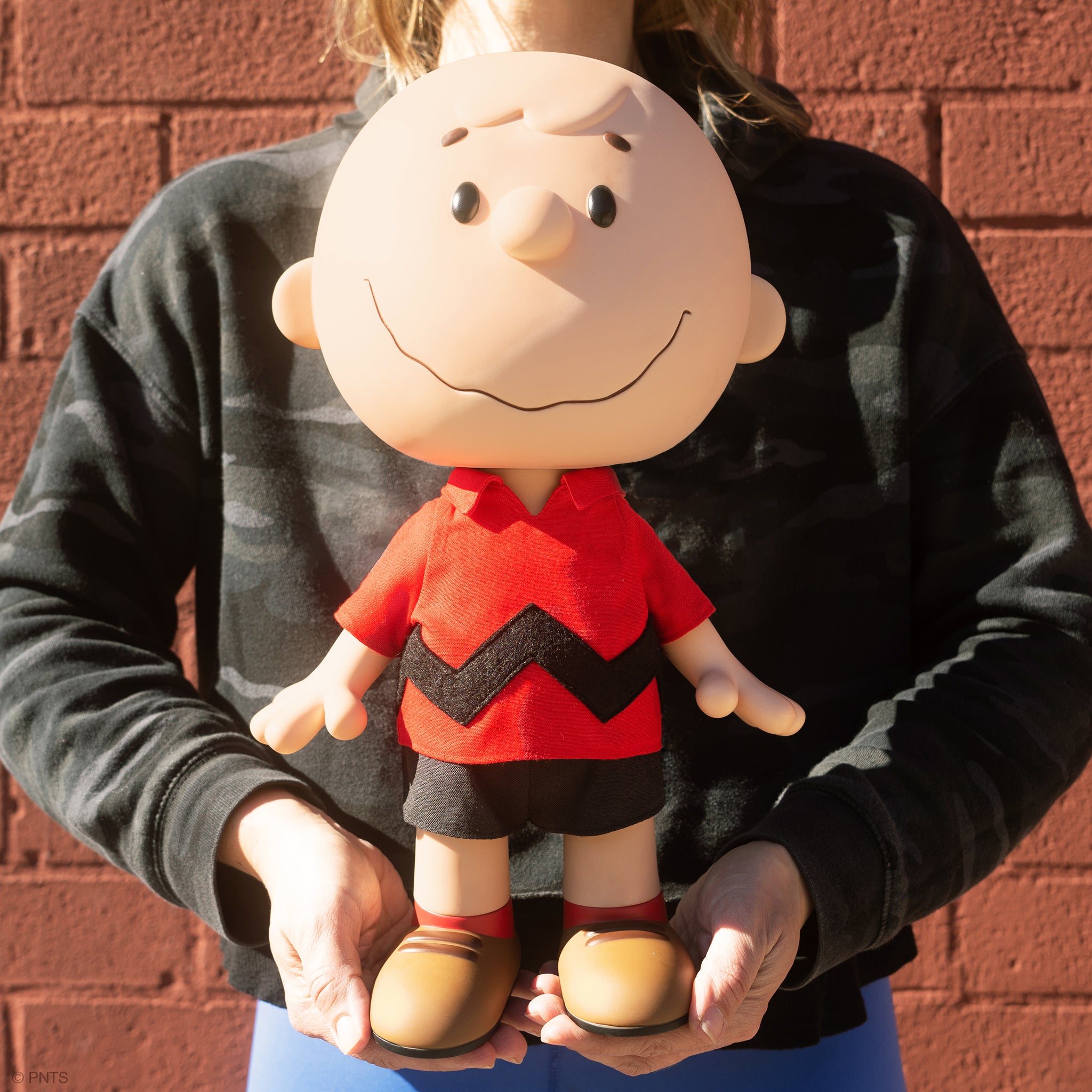 Peanuts Supersize - Charlie Brown (Red Shirt)