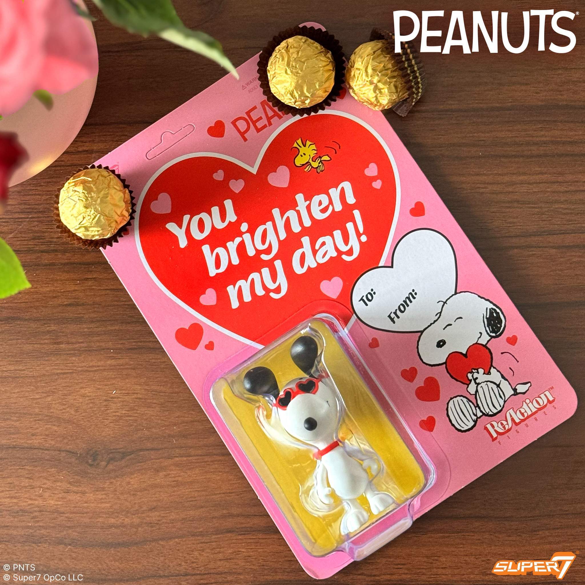 Peanuts ReAction Figures - Snoopy (Heart Eyes)
