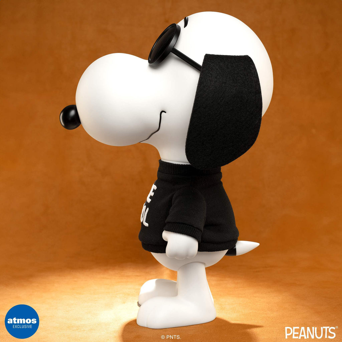 Peanuts SuperSize Vinyl - Snoopy Joe Cool (Black Sweater)